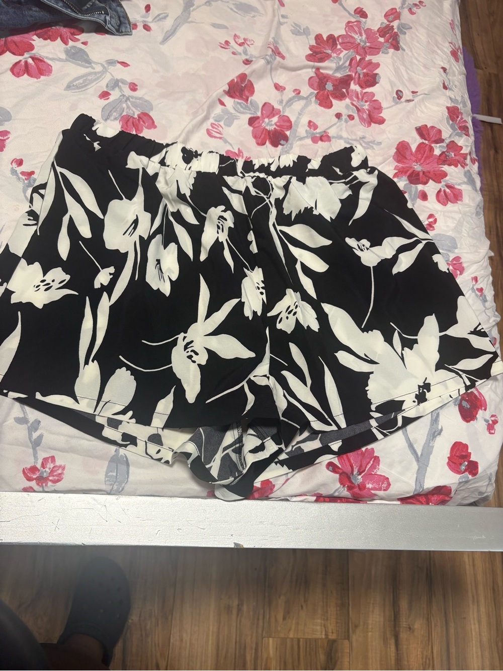 SHEIN Black and White Floral High Waist Shorts